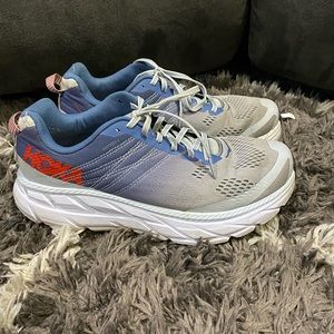 Women’s Hoka one one Clifton shoes